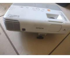 The Epson Europe EB-905 Projector - 2