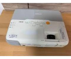 The Epson Europe EB-905 Projector - 3
