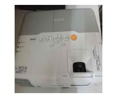 The Epson Europe EB-905 Projector - 4