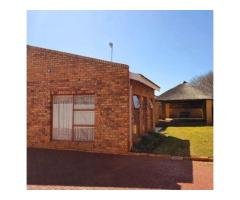 Lovers Way Guest House Retreat near Sasol Riviera Park Mafikeng