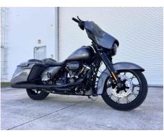 Harley-Davidson FLHXS - Street Glide Special - 4