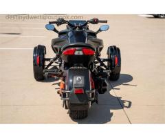 Can-Am Spyder F3 - 3