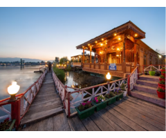 5 Star Houseboats in Srinagar Luxury Stay - 2