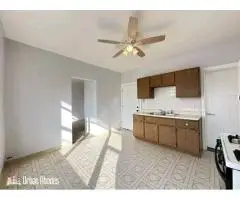 4 bedroom flat situated, Clean and well-maintained. Interested persons, please contact - 7