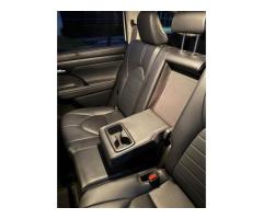 Neatly Used Toyota Highlander XLE - 6