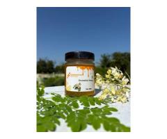 Natural Moringa Raw Honey Rich in Nutrients & Antioxidants