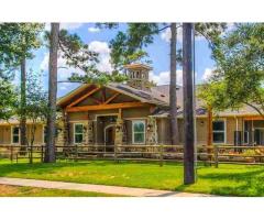 Safe and Structured Living in Memory Care Facilities in Champions