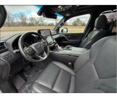 For Sale Lexus LX600 Signature   GCC Specs - 2