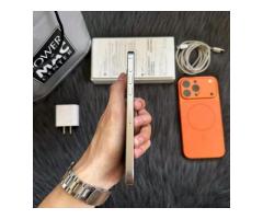 IPhone 17 pro max orange