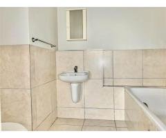 2 Bed Apartment in Royal Ascot Milnerton Ridge, Cape Town - 3