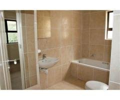 2 Bed Apartment in Rondebosch Oaks, Cape Town - 5