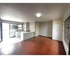 1 Bed Apartment in Vredekloof Brackenfell, Cape Town